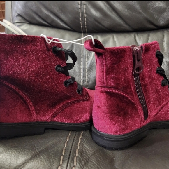 Dark Red Toddler Boots - size 10 Cat & Jack - Picture 2 of 6